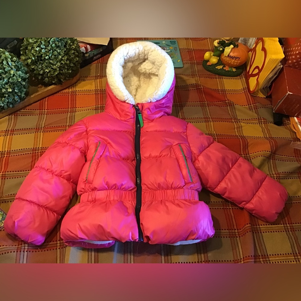 Toys r us girls pink puffer jackets size 3t